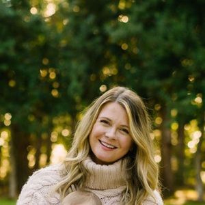 Meet your Posher, Elise